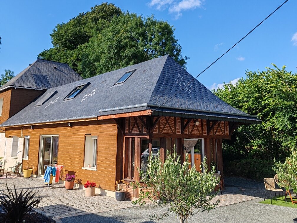 Couverture de toiture en tuiles ou ardoises